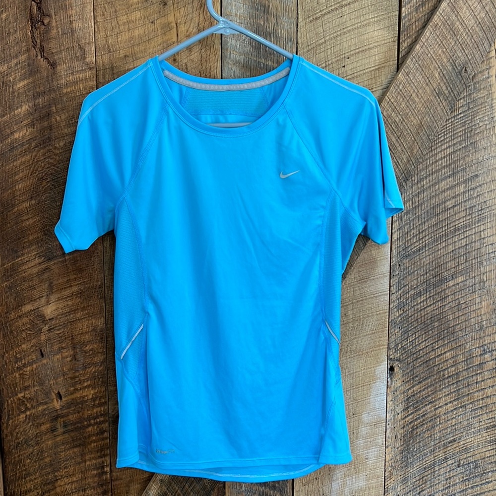 Nike Fit Women’s Fit Dry Shirt